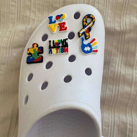 Set of 5 Autism Awareness Appreciation Shoe Charms NEW IN PACKAGE - Picture 4 of 5